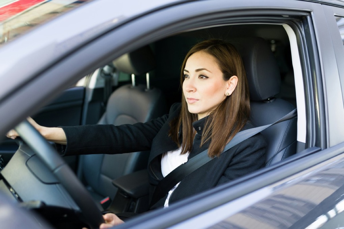 Die 10 schlechtesten Fahrgewohnheiten, die Ihrem Auto erheblich schaden können